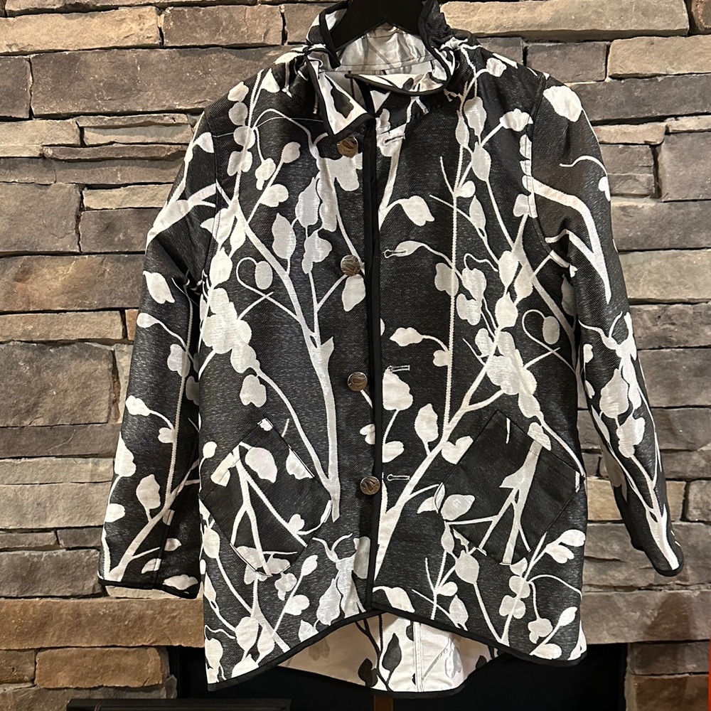 Floral Black and White Jacket - new with tag Reversible